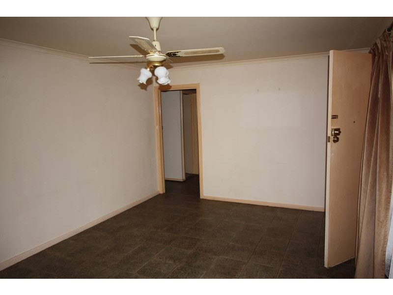 16 Montacute Street, Elizabeth Downs SA 5113