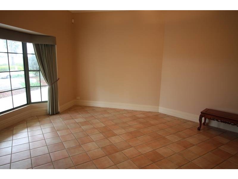 18 Oradala Court, Salisbury Heights SA 5109