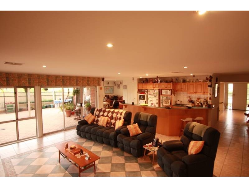 15 Creek Rise, Salisbury Heights SA 5109