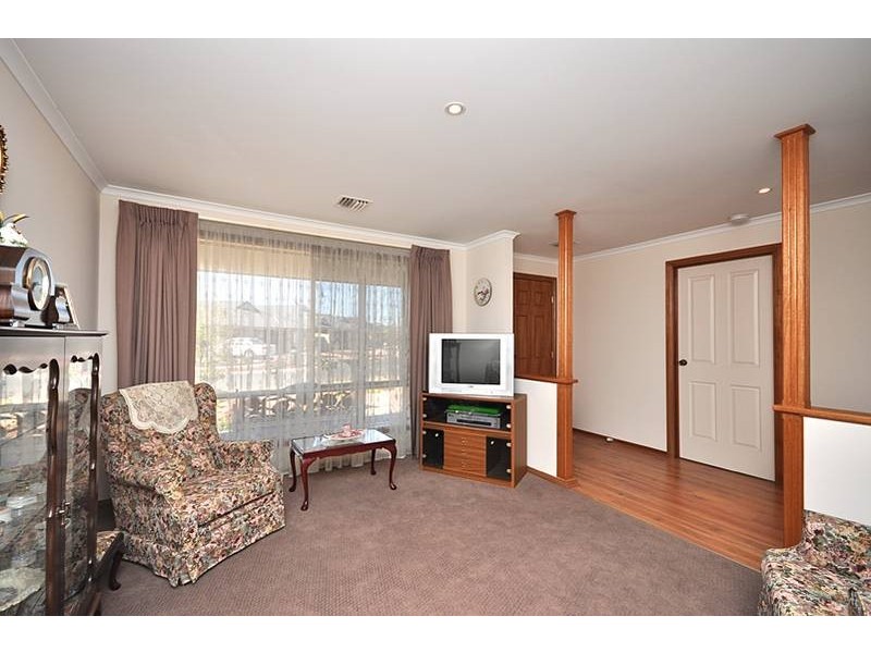 8 Edgewater Place,, Burton SA 5110