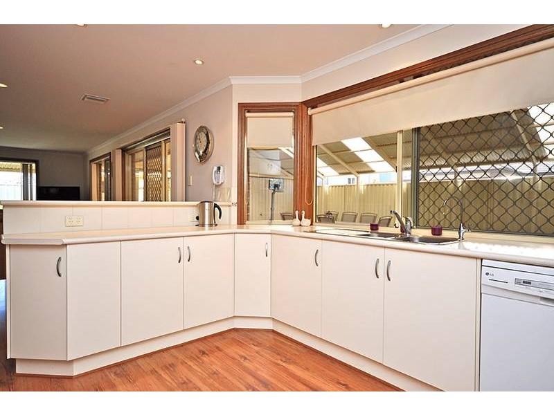 8 Edgewater Place,, Burton SA 5110