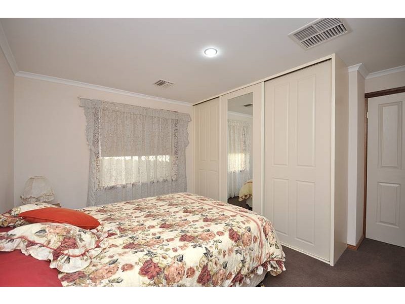 8 Edgewater Place,, Burton SA 5110