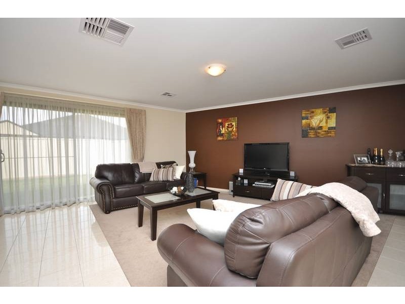28 Waterside Drive, Burton SA 5110