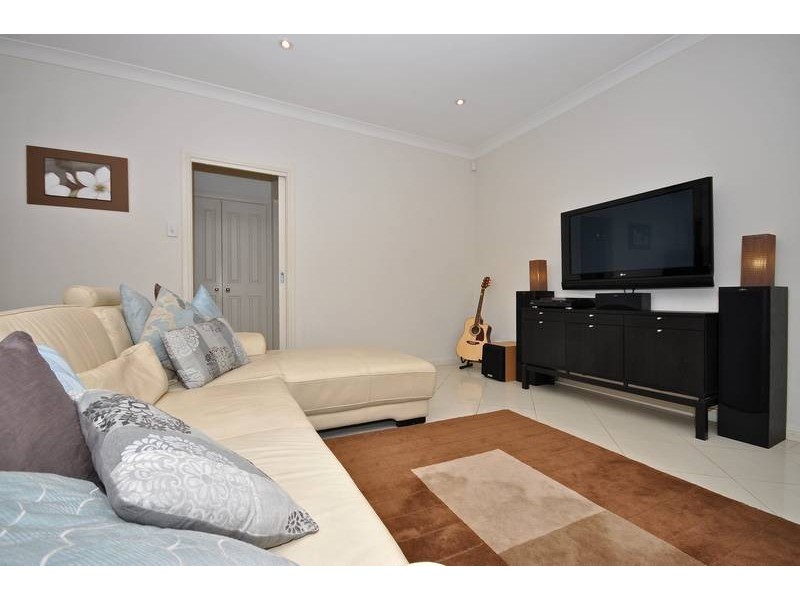 17 Emerald Street, Mawson Lakes SA 5095