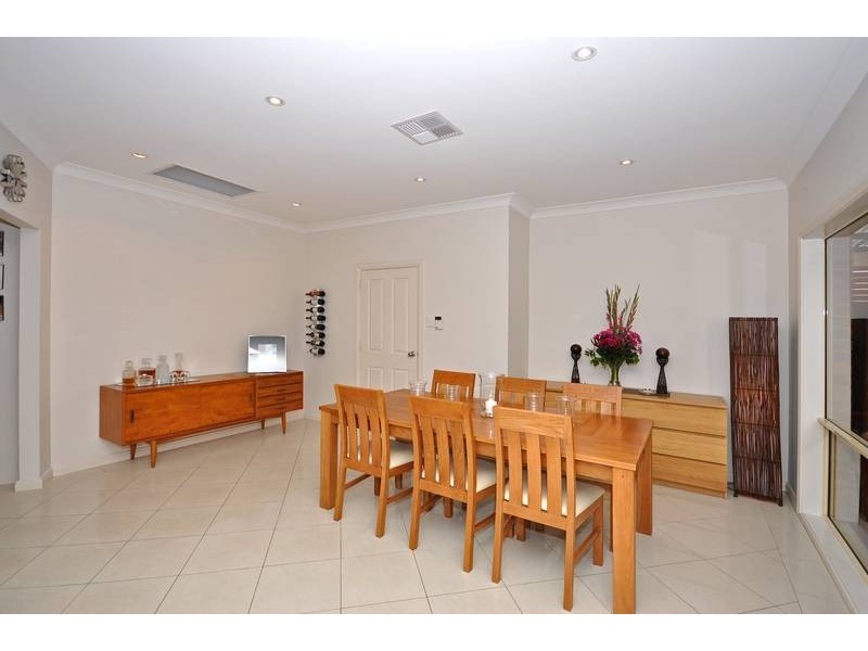 17 Emerald Street, Mawson Lakes SA 5095