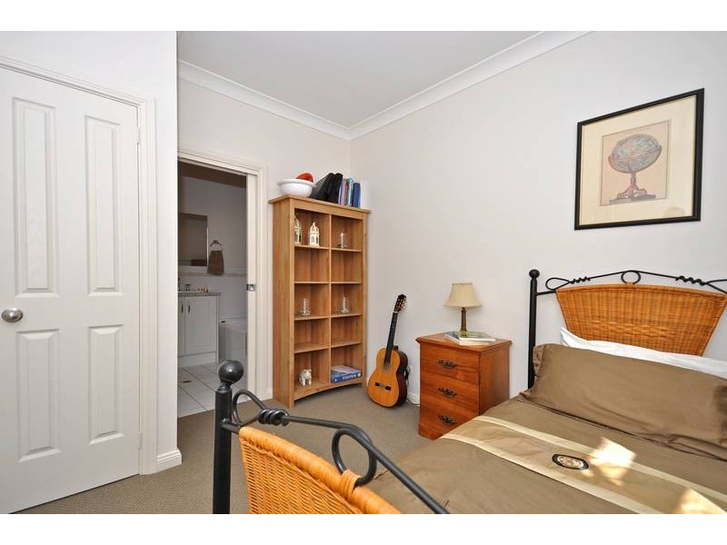 17 Emerald Street, Mawson Lakes SA 5095