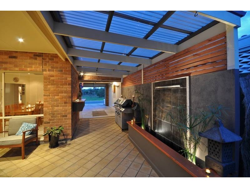 17 Emerald Street, Mawson Lakes SA 5095