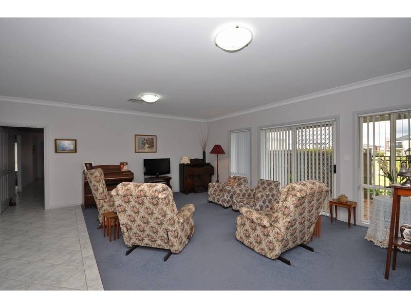 64 Sanctuary Drive, Mawson Lakes SA 5095