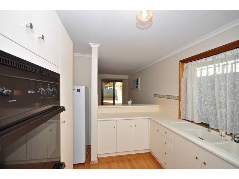 10 Knightsbridge Court, Hillbank SA 5112