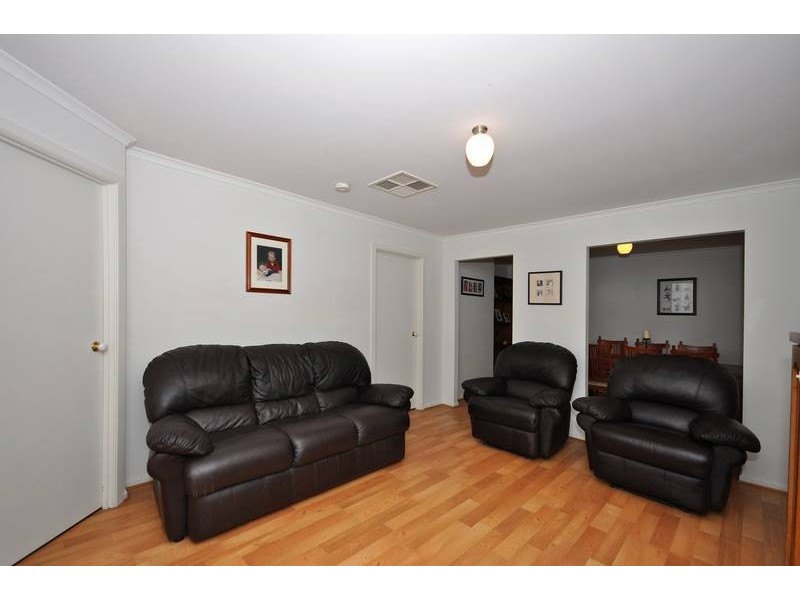 11 Castle Drive, Burton SA 5110
