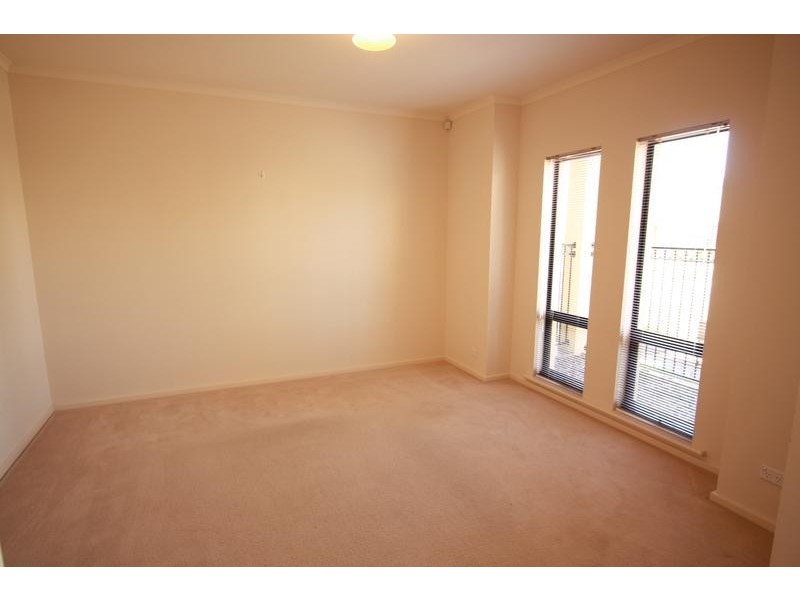 2b Trinity Circuit, Mawson Lakes SA 5095