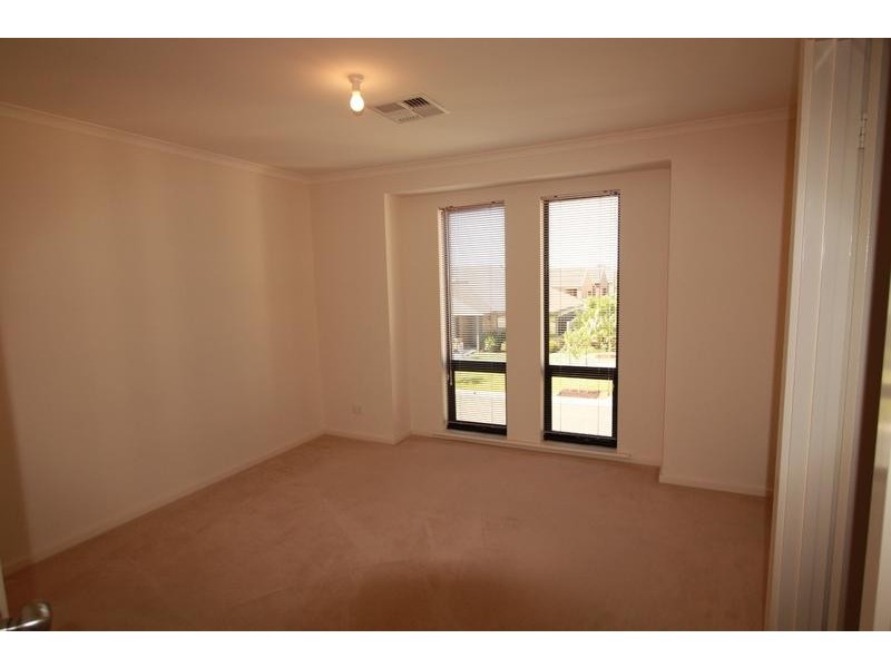 2b Trinity Circuit, Mawson Lakes SA 5095