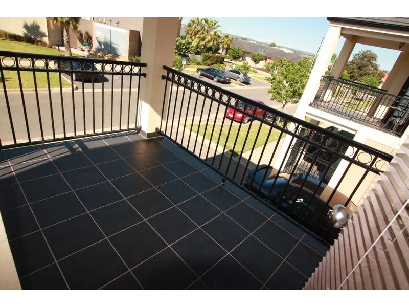 2b Trinity Circuit, Mawson Lakes SA 5095