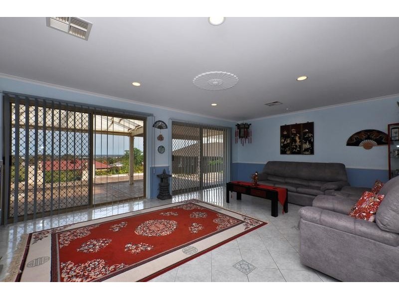 9 Gully Drive, Gulfview Heights SA 5096