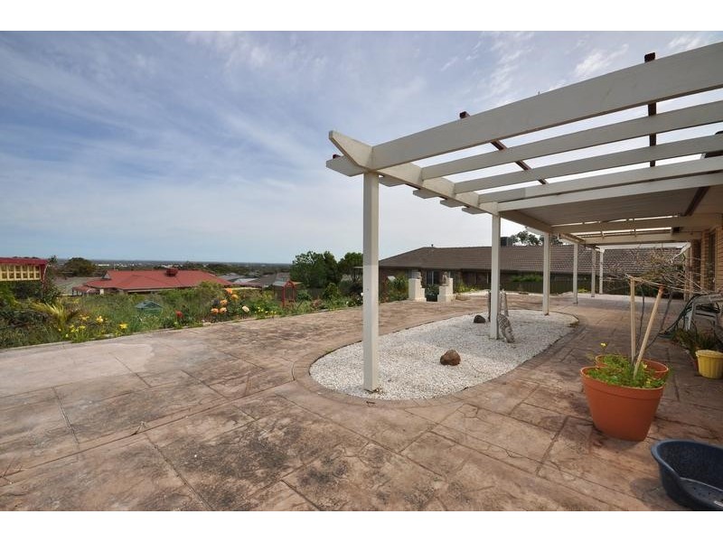 9 Gully Drive, Gulfview Heights SA 5096