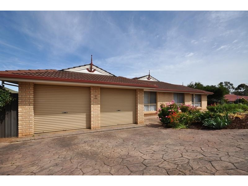 9 Gully Drive, Gulfview Heights SA 5096