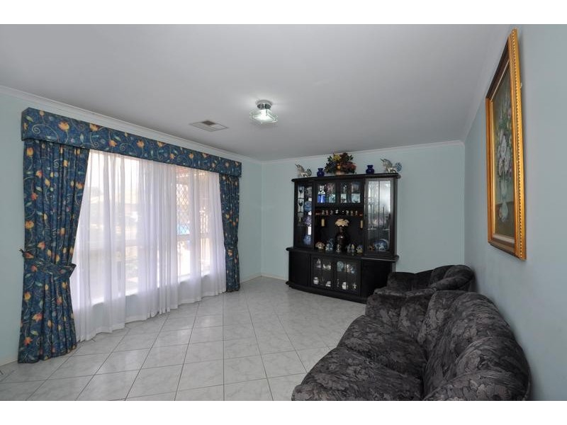 15 Lakeside Drive, Paralowie SA 5108