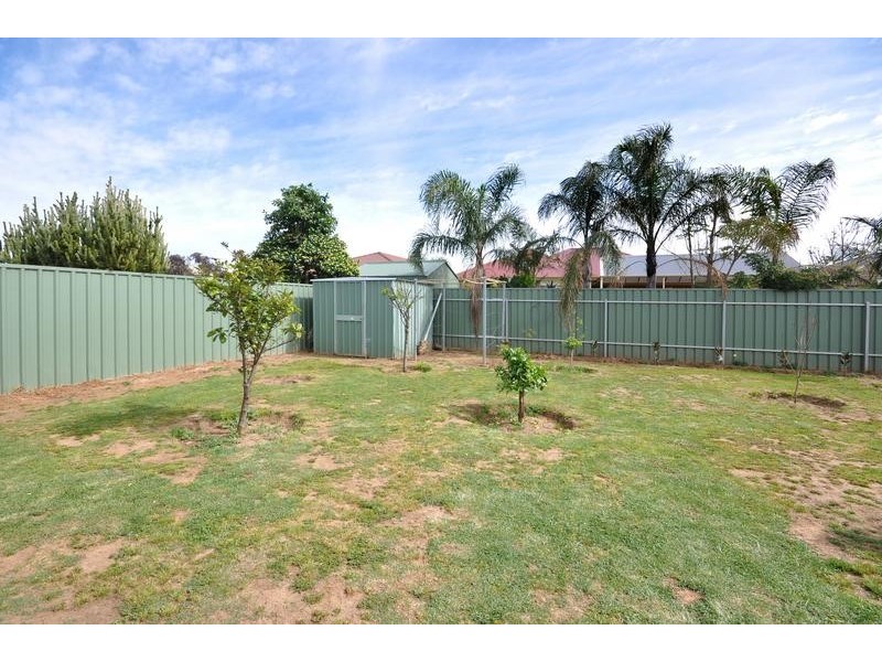 15 Lakeside Drive, Paralowie SA 5108
