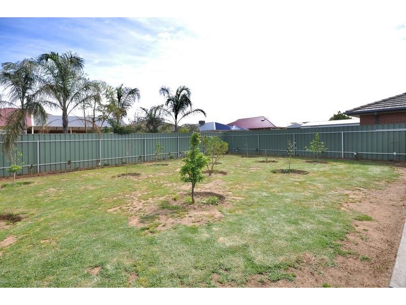 15 Lakeside Drive, Paralowie SA 5108
