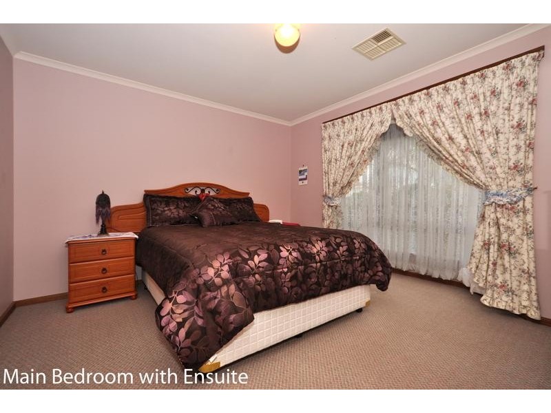 11 Lakeview Drive, Parafield Gardens SA 5107