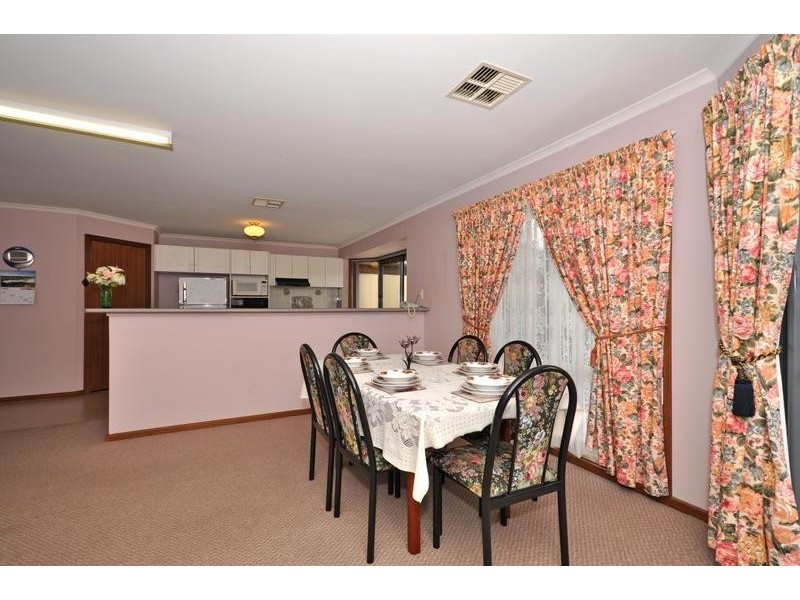 11 Lakeview Drive, Parafield Gardens SA 5107