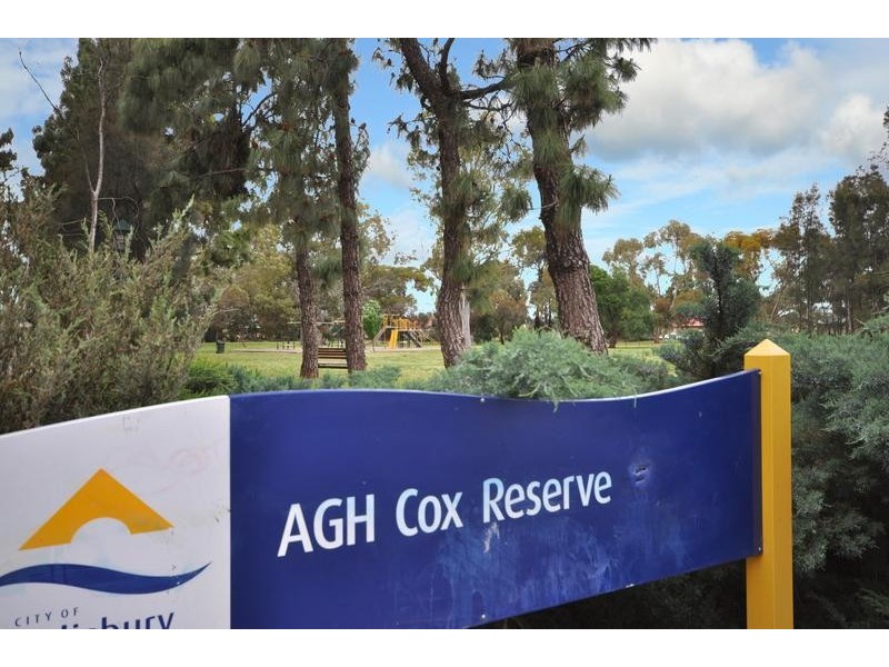 11 Lakeview Drive, Parafield Gardens SA 5107