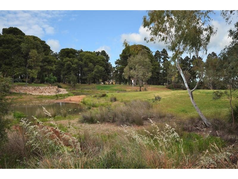 11 Lakeview Drive, Parafield Gardens SA 5107