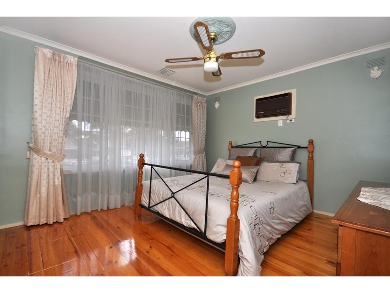 10 Lynton Street, Salisbury East SA 5109