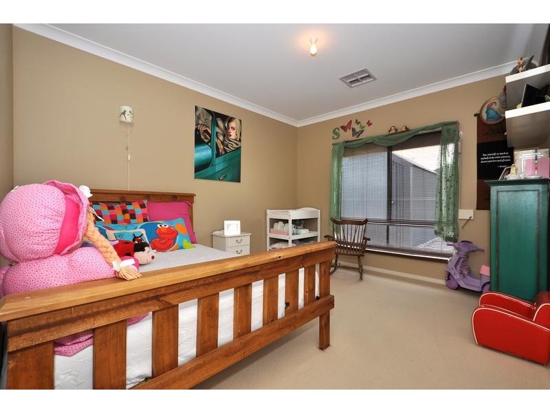 25 Brimpton Avenue, Mawson Lakes SA 5095