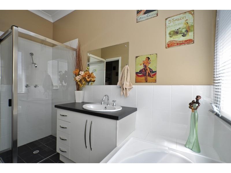 25 Brimpton Avenue, Mawson Lakes SA 5095