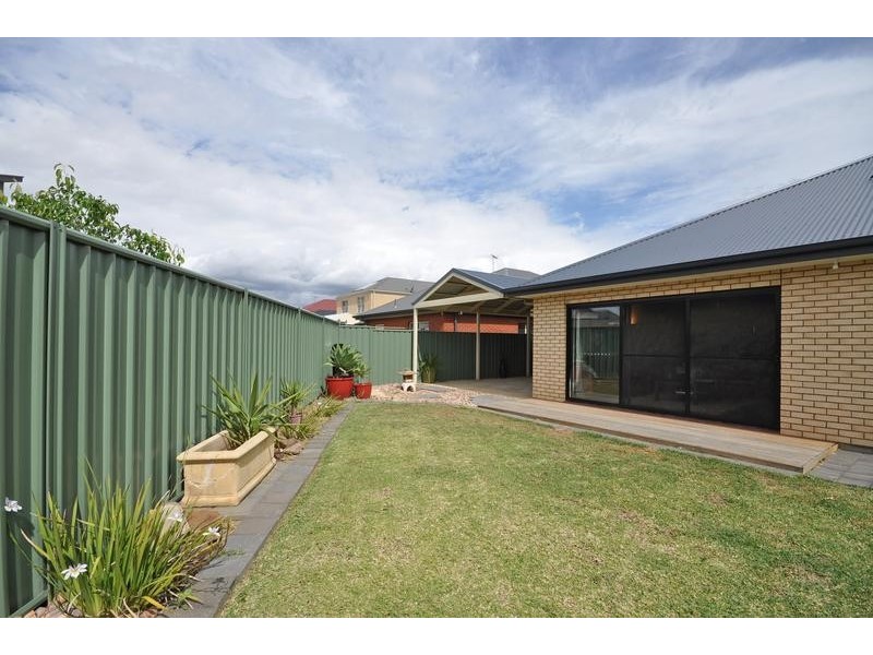 25 Brimpton Avenue, Mawson Lakes SA 5095