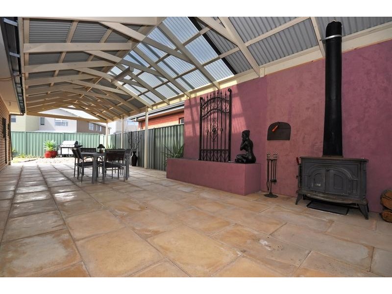 25 Brimpton Avenue, Mawson Lakes SA 5095