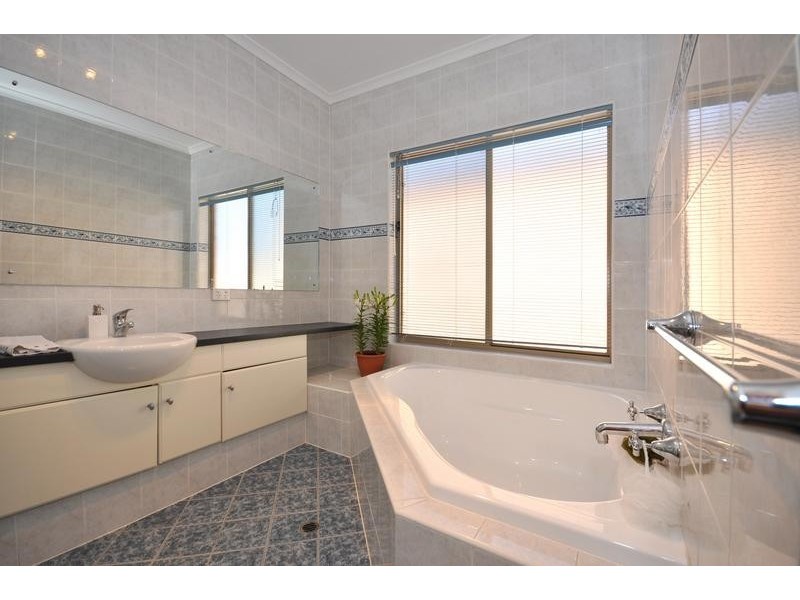 9 Canterbury Place, Burton SA 5110