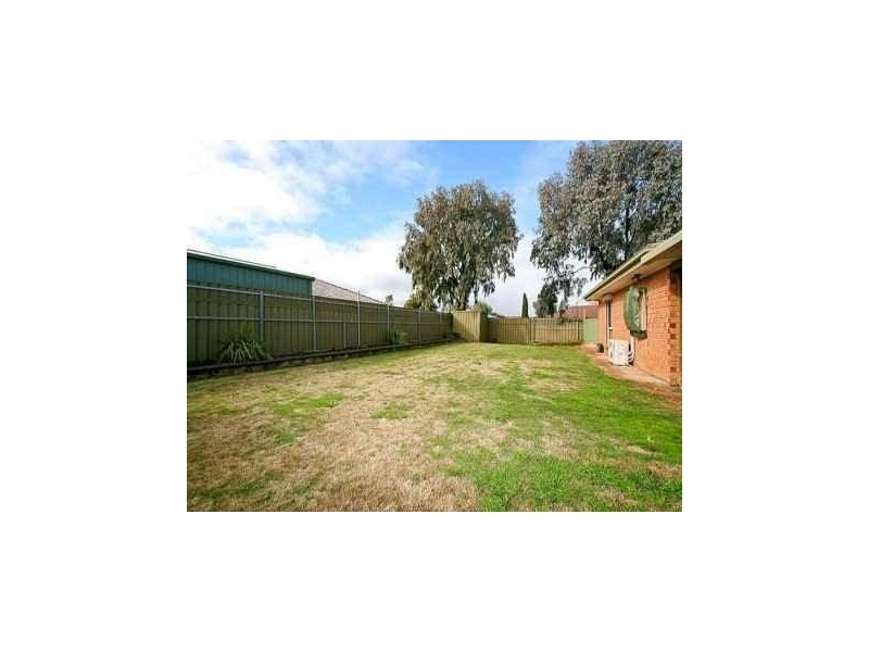 43 President Avenue, Andrews Farm SA 5114