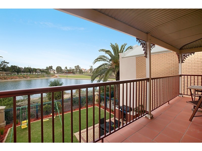 28 Lomond Circuit, Mawson Lakes SA 5095
