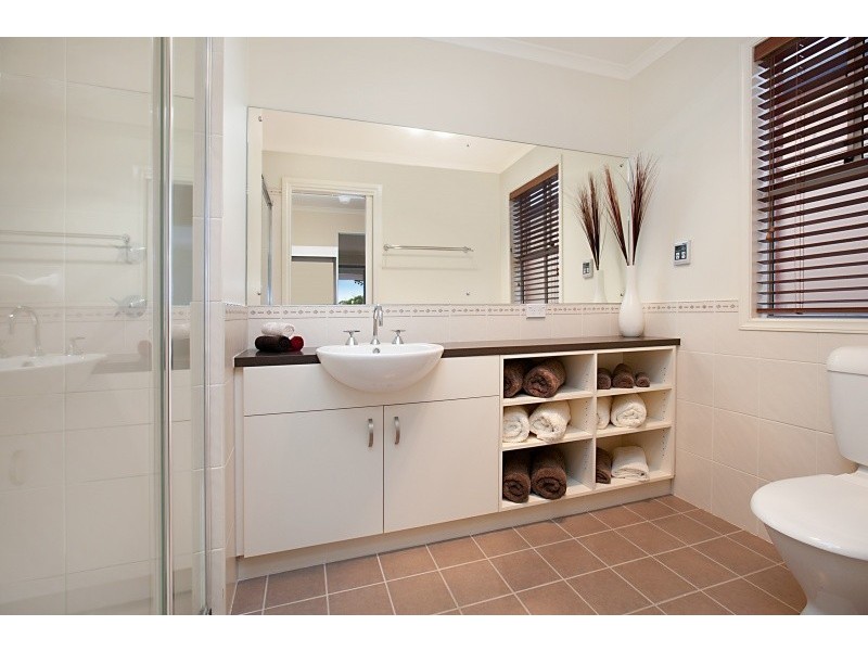 28 Lomond Circuit, Mawson Lakes SA 5095