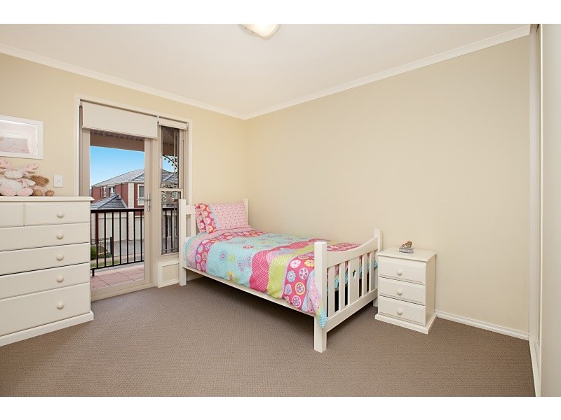 28 Lomond Circuit, Mawson Lakes SA 5095