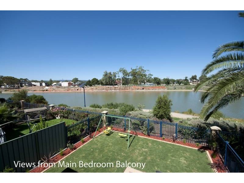 28 Lomond Circuit, Mawson Lakes SA 5095