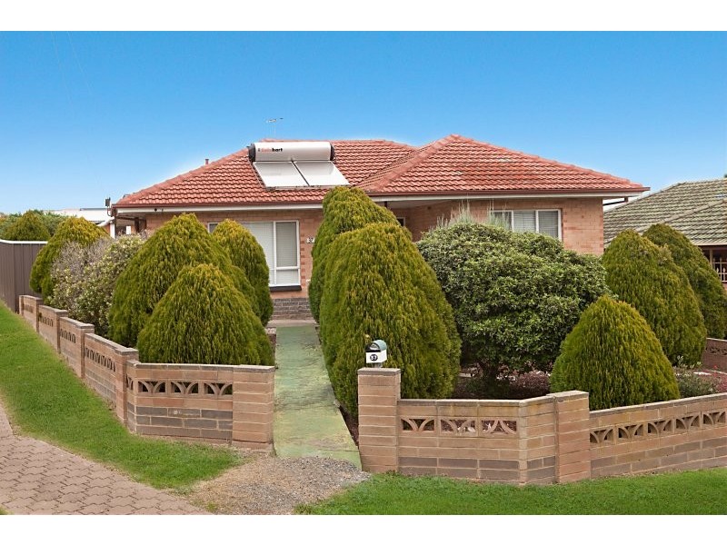 37 Rialto Avenue, Para Hills SA 5096