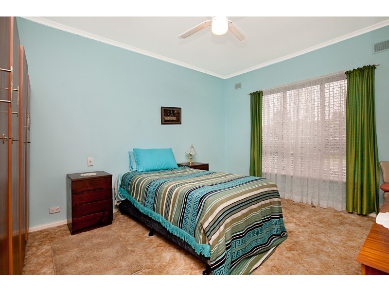 37 Rialto Avenue, Para Hills SA 5096