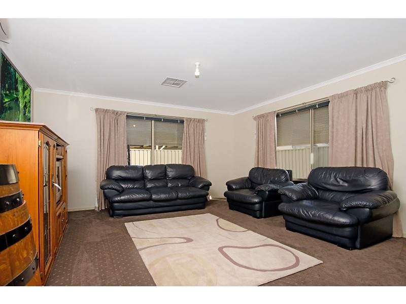 42 Banff Street, Burton SA 5110