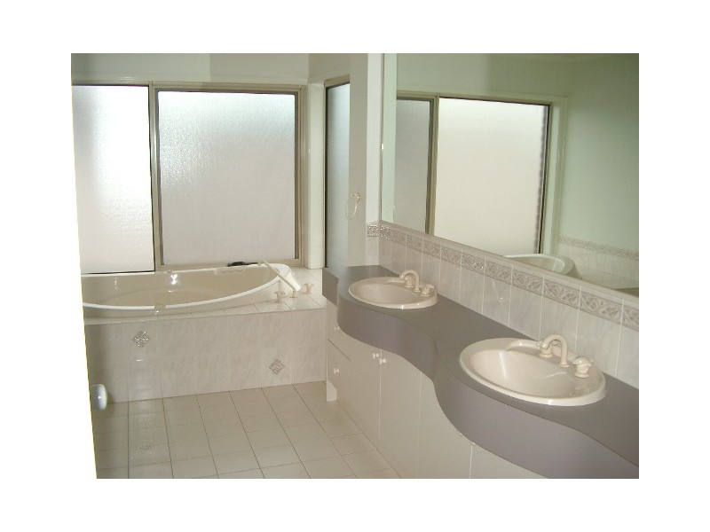 7 Lakeview Drive, Parafield Gardens SA 5107