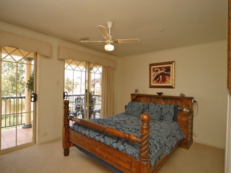 6 Frome Crescent, Mawson Lakes SA 5095