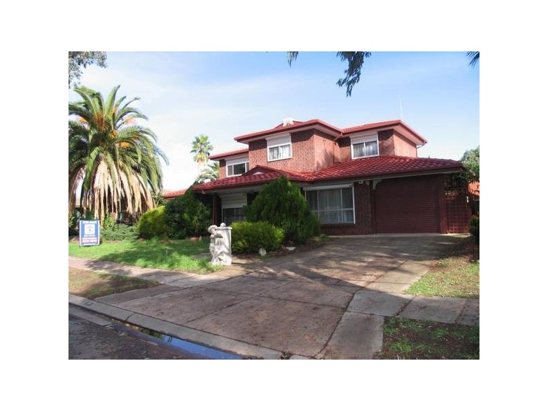 11 Chartwell Crescent, Paralowie SA 5108