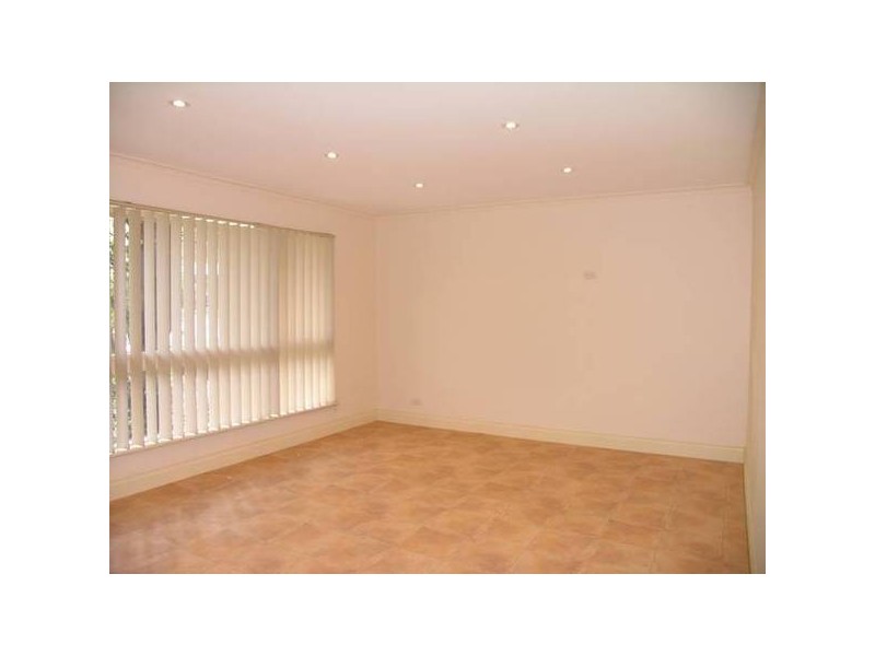 18 Lumsden Avenue, Ridgehaven SA 5097