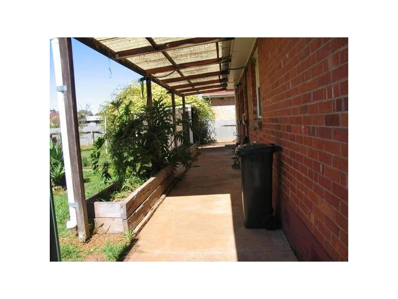 25 Marleycombe Road, Elizabeth Vale SA 5112