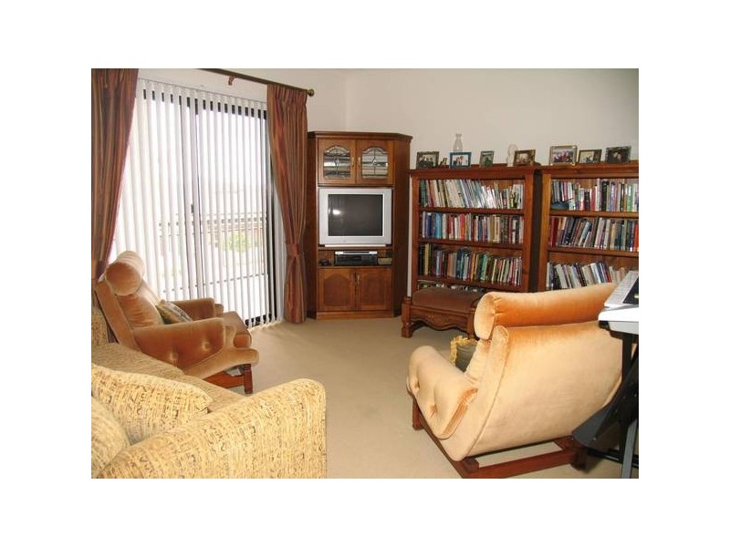 28 Windermere Crescent, Mawson Lakes SA 5095