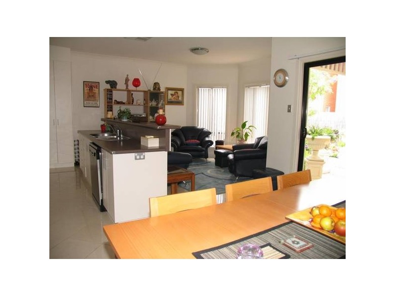 28 Windermere Crescent, Mawson Lakes SA 5095