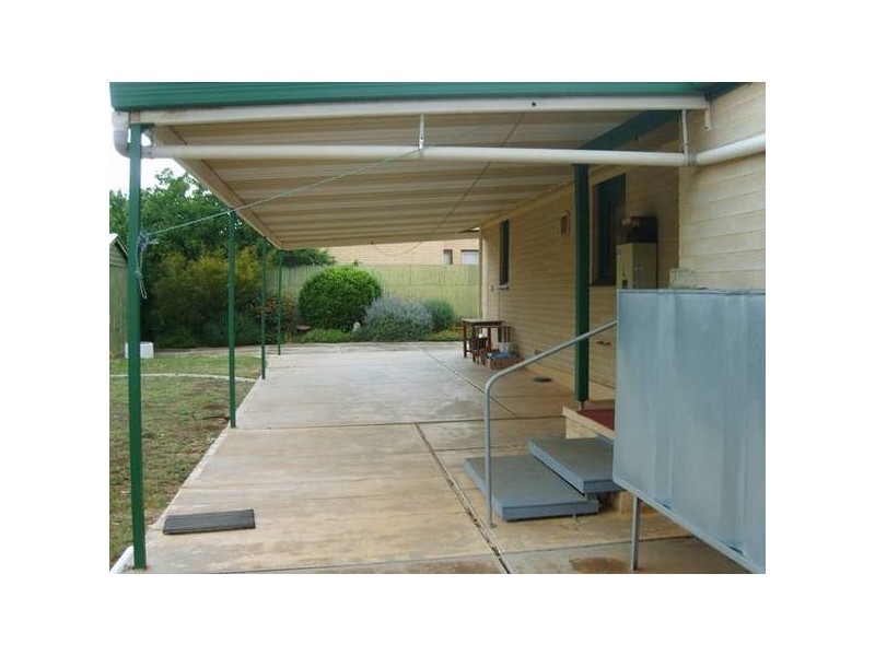 1 Noora Crescent, Munno Para SA 5115