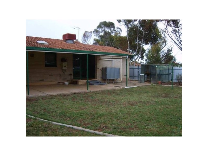 1 Noora Crescent, Munno Para SA 5115